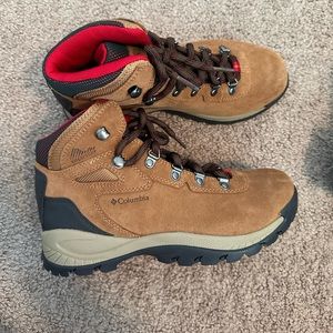 Columbia Hiking boots